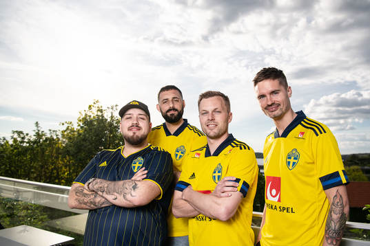 Artists Anis Don Demina and Sami with Sebastian Larsson and