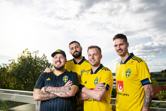 Artists Anis Don Demina and Sami with Sebastian Larsson and