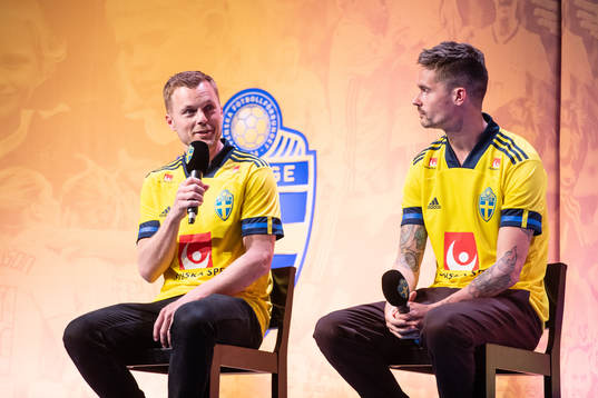 Sebastian Larsson and Mikael Lustig of the Swedish national