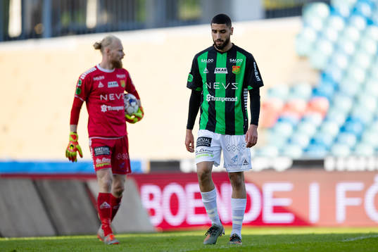 GAIS målvakt Mathias Karlsson och Aiham Ousou