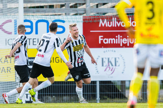 Landskronas Linus Olsson jublar