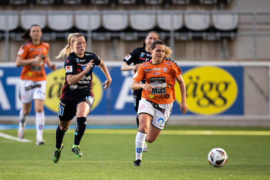 Linköpings Ronja Aronsson och Kristianstads Emma Petrovic