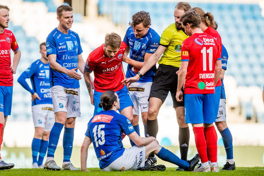 Helsingborgs Bödvar Bödvarsson i dispyt med Norrbys Nino