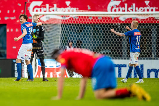 Norrbys Alexander Salo, målvakt Hampus Falk och Viktor