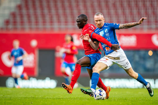 Helsingborgs Ravy Tsouka-Dozi och Norrbys Max Olsson