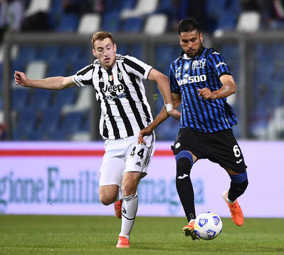 Dejan Kulusevski of Juventus and Jose' Luis Palomino of