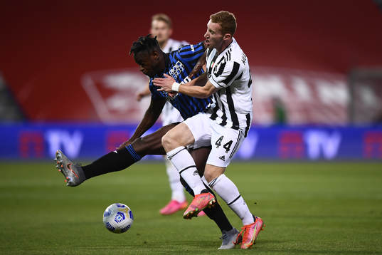 Dejan Kulusevski of Juventus and Duvan Zapata of Atalanta