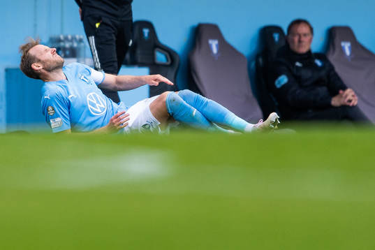 Malmö FFs Ola Toivonen har ont