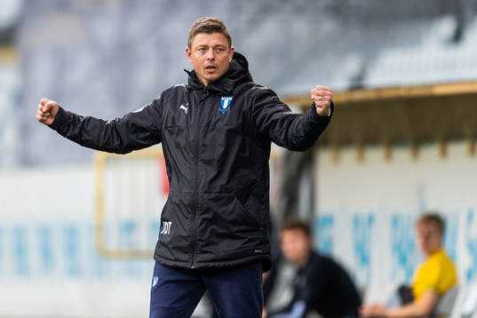 Malmö FFs huvudtränare Jon Dahl Tomasson jublar