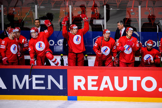 Players of Russia  celebrate