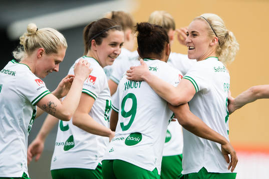 Hammarbys Emilia Larsson, Ellen Gibson och Ellen Gibson