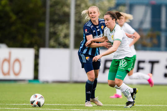 Djurgårdens Nellie Lilja och Hammarbys Fanny Hjelm
