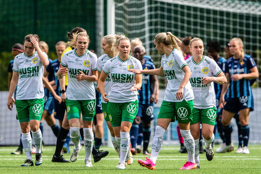 Hammarbys Hanna Lundkvist och Emma Jansson jublar