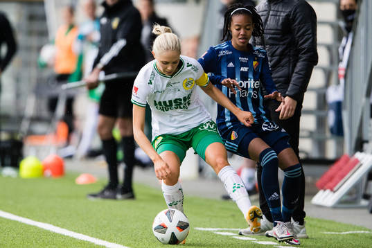 Hammarbys Alice Carlsson och Djurgårdens Linda Maserame