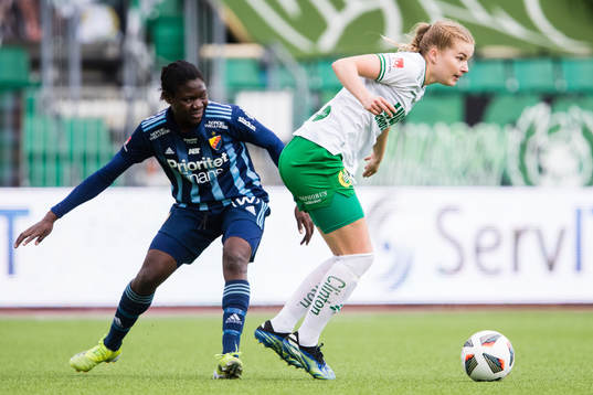 Djurgårdens Alexandra Takounda Engolo och Hammarbys Eva