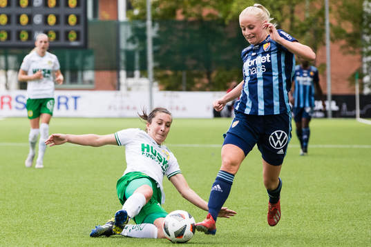 Hammarbys Fanny Hjelm och Djurgårdens Hanna Stokki