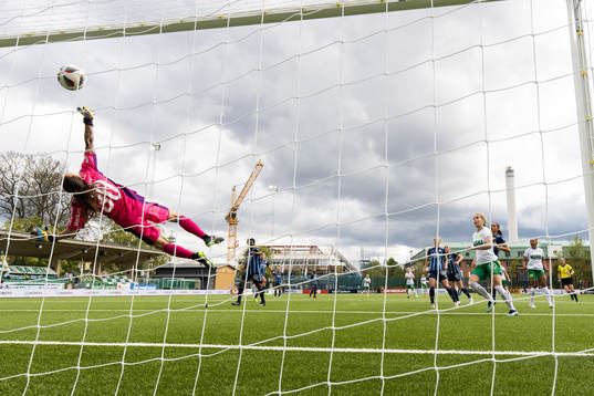 Djurgårdens målvakt Kelsey Daugherty  släpper in 1-0