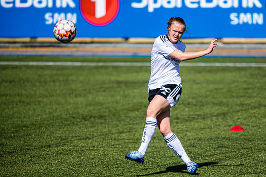 Elin Åhgren Sørum of Rosenborg warms up