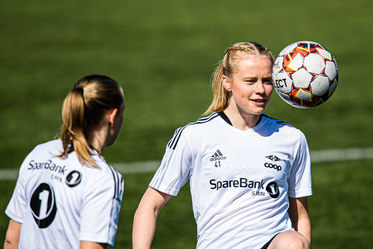 Julie Blakstad of Rosenborg warms up