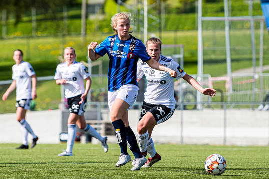 Justine Kvaleng Kielland of Stabæk and Cesilie Andreassen