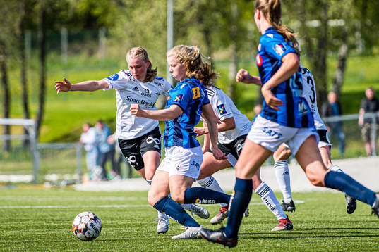 Emilie Marie Joramo of Rosenborg and Justine Kvaleng