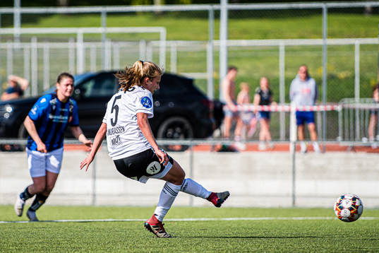 Cesilie Andreassen of Rosenborg scores the 2-0 goal
