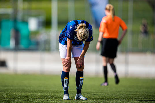 Ingrid Katrine Buer Søndenå of Stabæk looks dejected