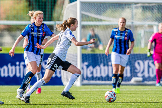 Justine Kvaleng Kielland of Stabæk and Emilie Lein of