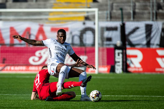 Östersunds Eirik Haugan och Sirius Nahom Girmai Netabay