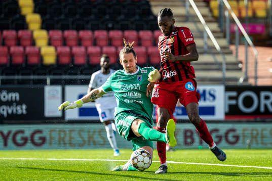 Sirius målvakt David Mitov Nilsson och Östersunds Blair