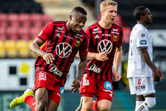 Östersunds Patrick Kpozo jublar
