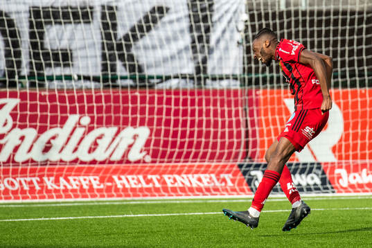 Östersunds Blair Turgott jublar