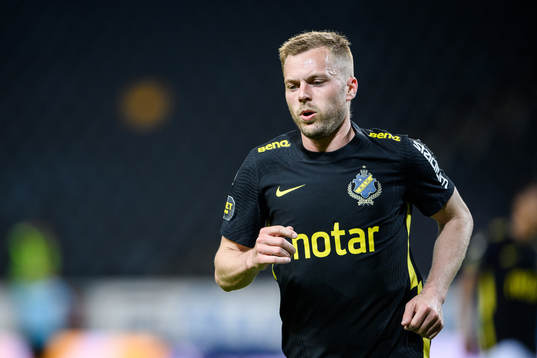 s Sebastian Larsson