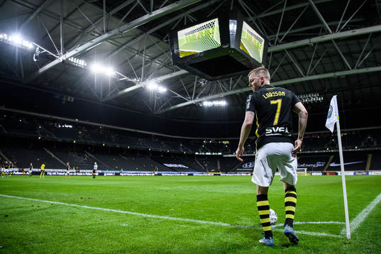 s Sebastian Larsson