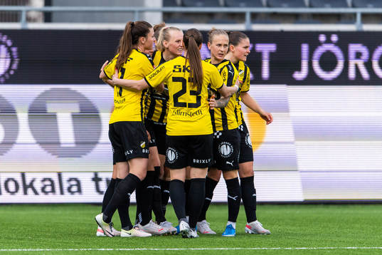 Häckens spelare jublar