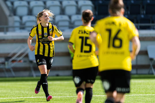 Häckens Elin Rubensson jublar