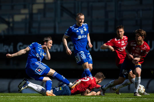 Sundsvalls Linus Hallenius skjuter 0-1