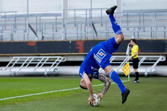 Sundsvalls Pontus Silfwer kastar ett inkast