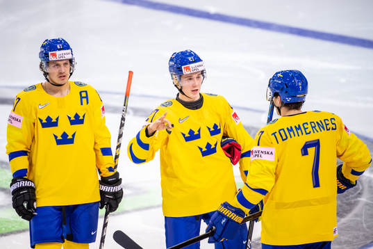 Rickard Rakell, Nils Lundkvist and Henrik Tömmernes of