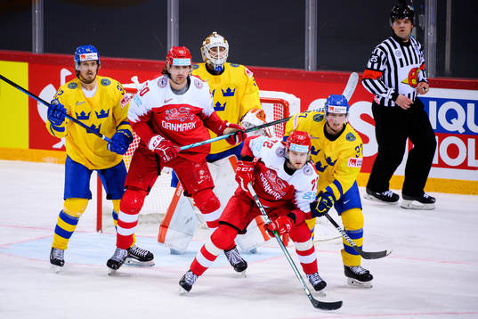Mathias Bau and Nicolai Meyer of Denmark against Magnus