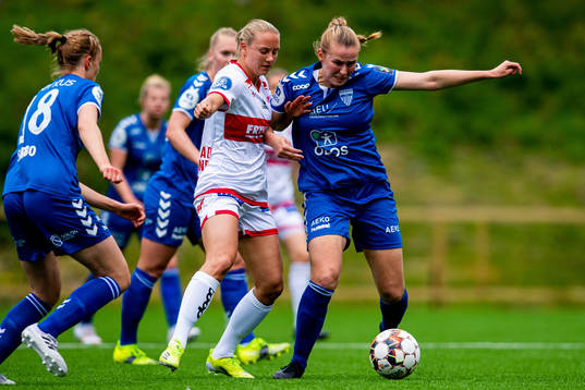 Lisa Fjeldstad Naalsund of Sandviken and Tonje Pedersen of