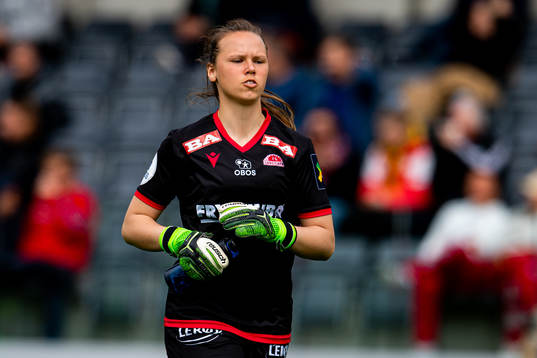 Goalkeeper Sandra Stavenes of Sandviken