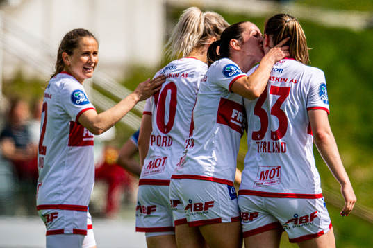 Elisabeth Terland of Sandviken celebrates with teammate
