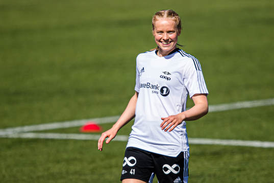 Julie Blakstad of Rosenborg warms up