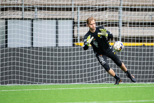 målvakt Simon Andersson