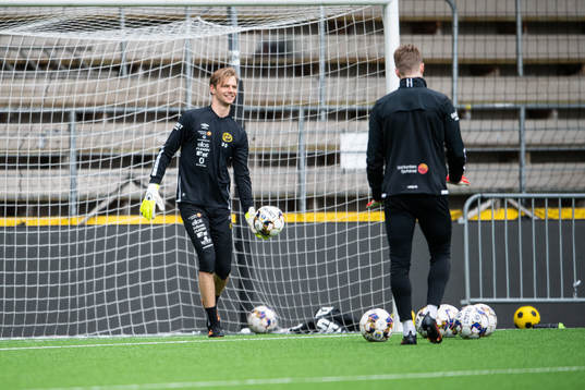 målvakt Simon Andersson