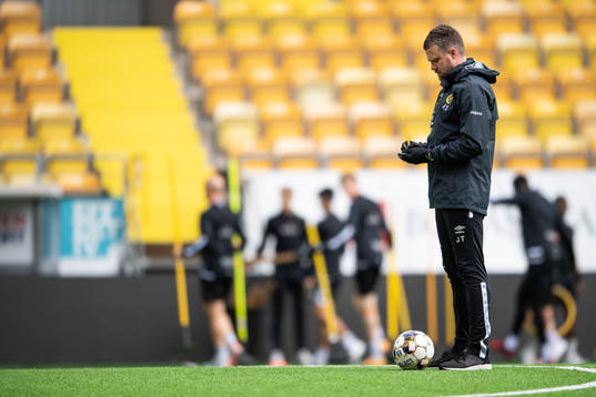manager Jimmy Thelin