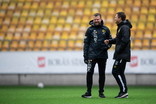 Manager Jimmy Thelin och assisterande tränare Christer