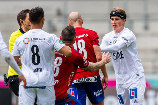 Irriterat mellan Östers Jonathan Drott och Brages Douglas