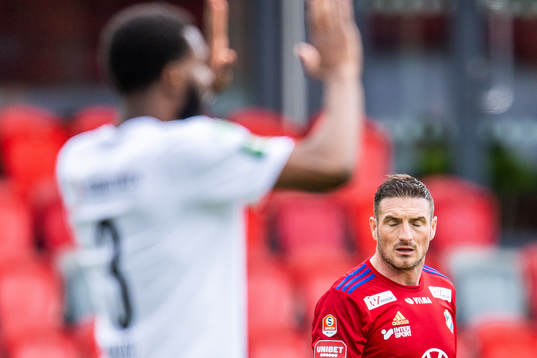 Östers James Keene deppar